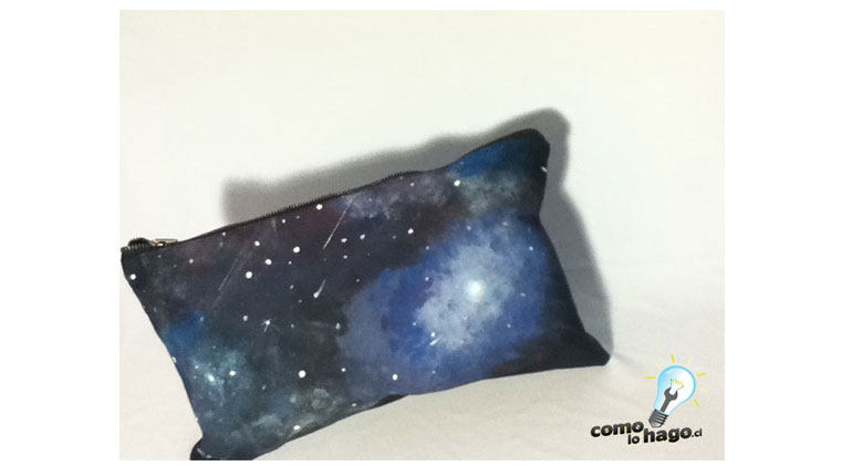 Cómo hacer estampado de galaxia y un bolso con cierre