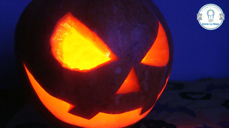 Cómo hacer una calabaza tallada (Jack-o-Lantern)